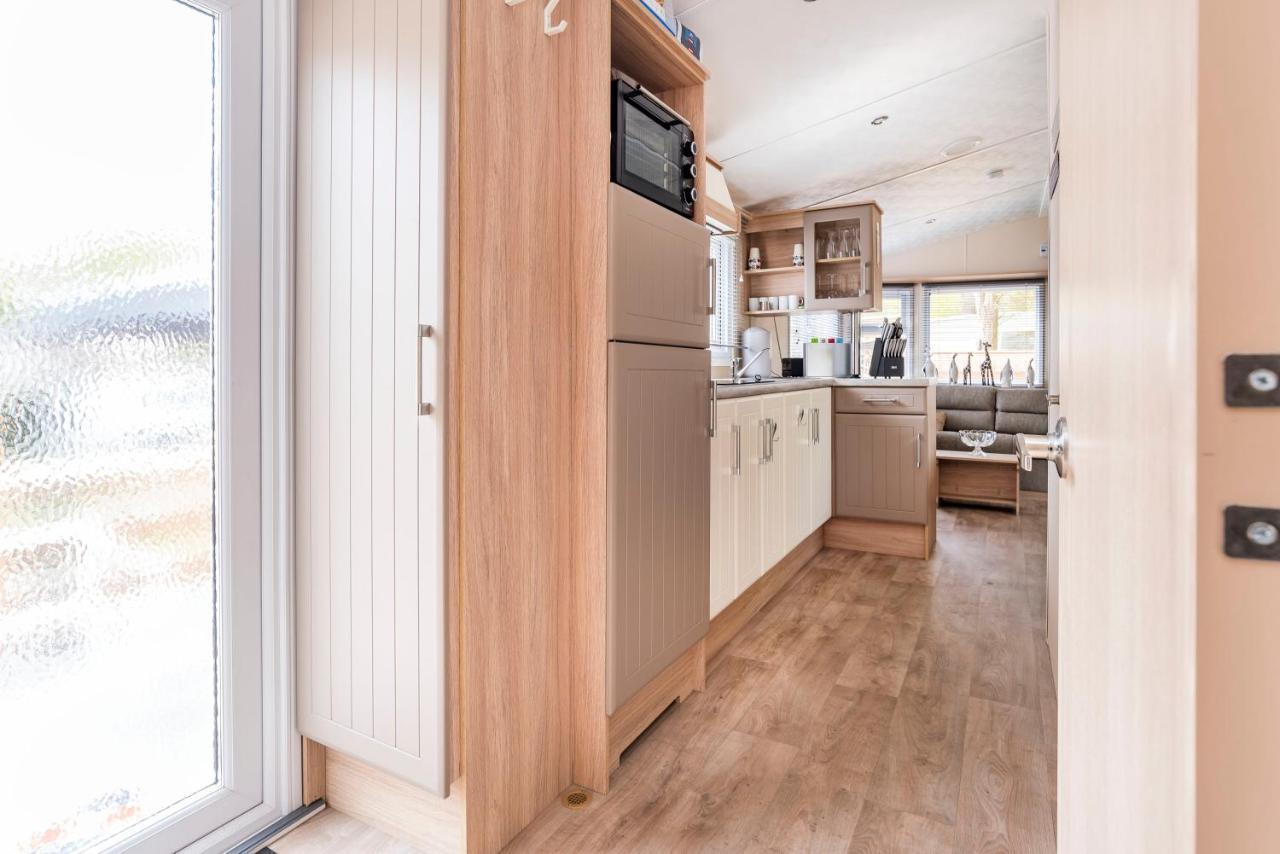 Chalet It Pompebled Met Zwembad Op Camping Villa Rijs ภายนอก รูปภาพ