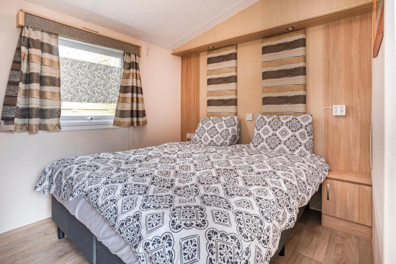 Chalet It Pompebled Met Zwembad Op Camping Villa Rijs ภายนอก รูปภาพ