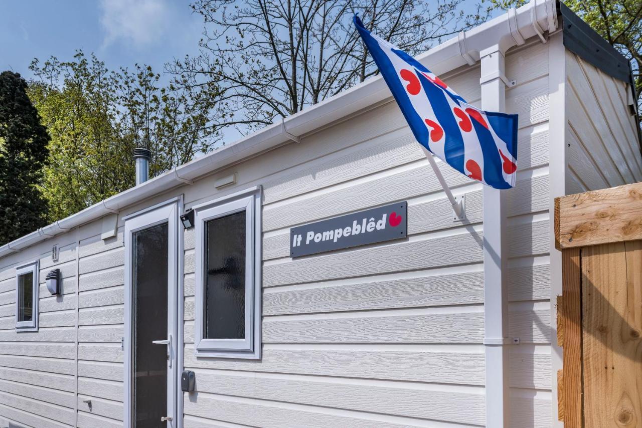 Chalet It Pompebled Met Zwembad Op Camping Villa Rijs ภายนอก รูปภาพ